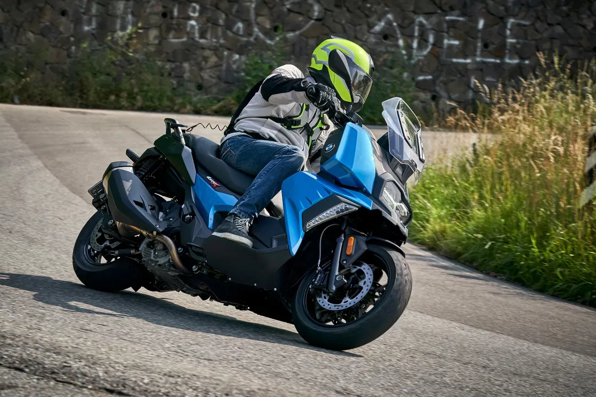 BMW C 400 X 2018. Comfort e prestazioni (4)
