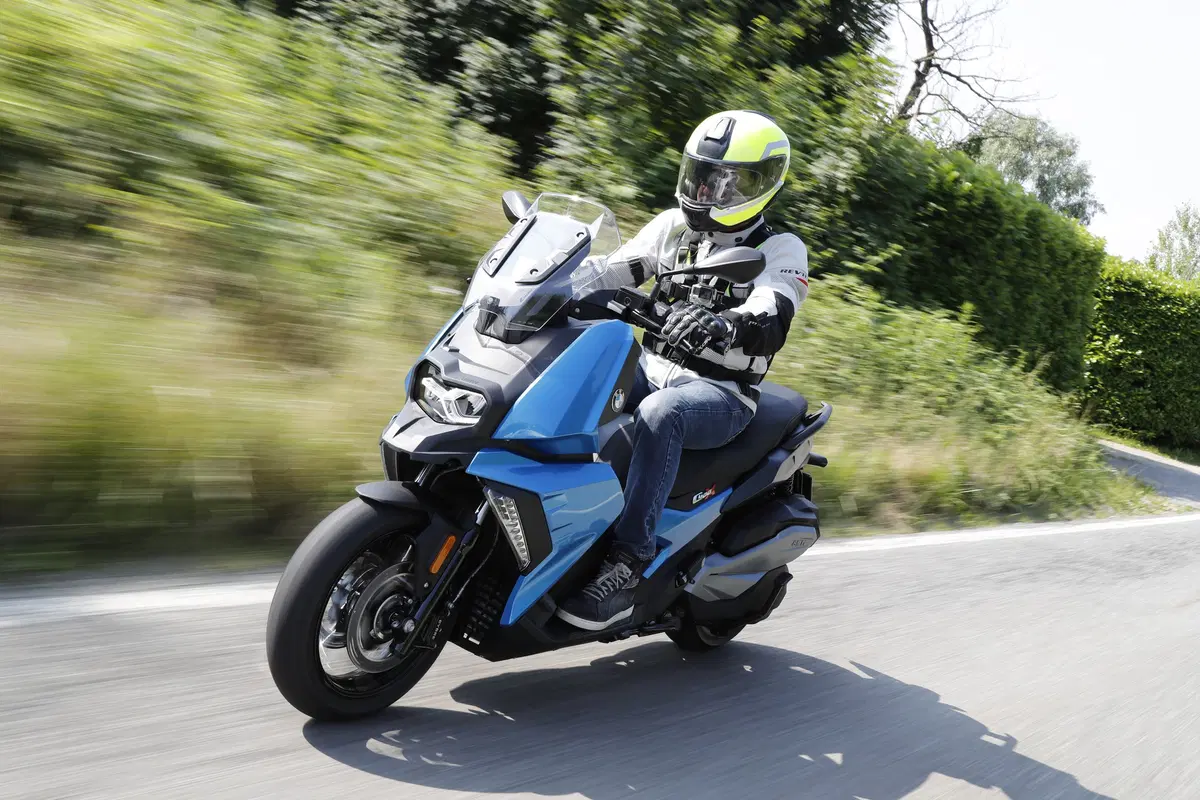 BMW C 400 X 2018. Comfort e prestazioni (5)