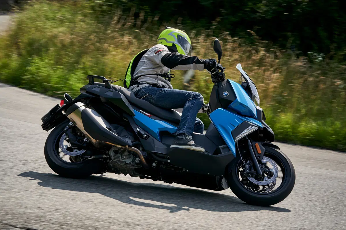 BMW C 400 X 2018. Comfort e prestazioni (7)