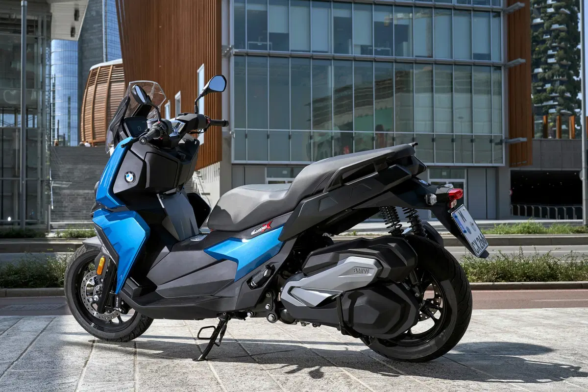 BMW C 400 X 2018. Comfort e prestazioni (9)