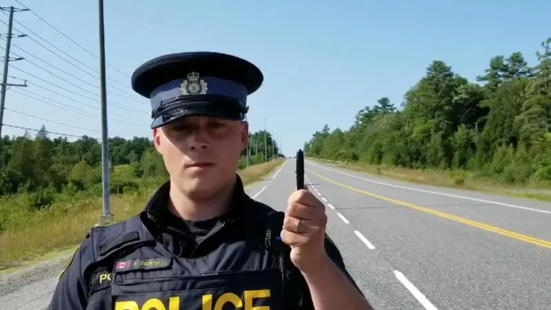Sicurezza in moto: per la polizia canadese ne salva pi&ugrave; la penna che l'autovelox