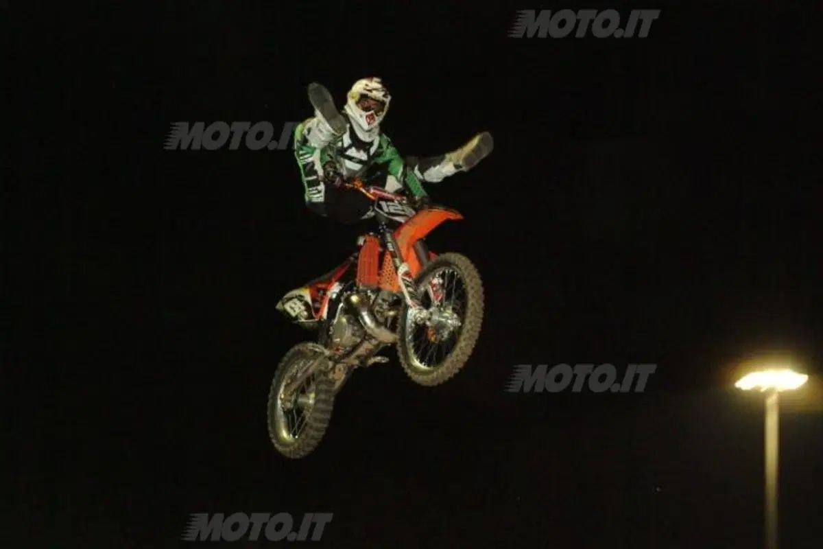Motocross a Milano di notte? Si può fare (34)