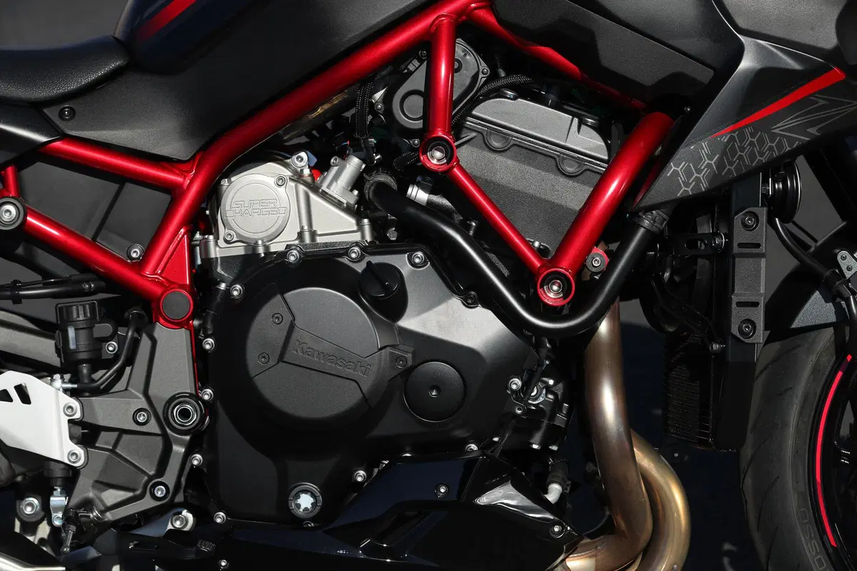 Kawasaki Z H2 La Supercharged si sveste (5)