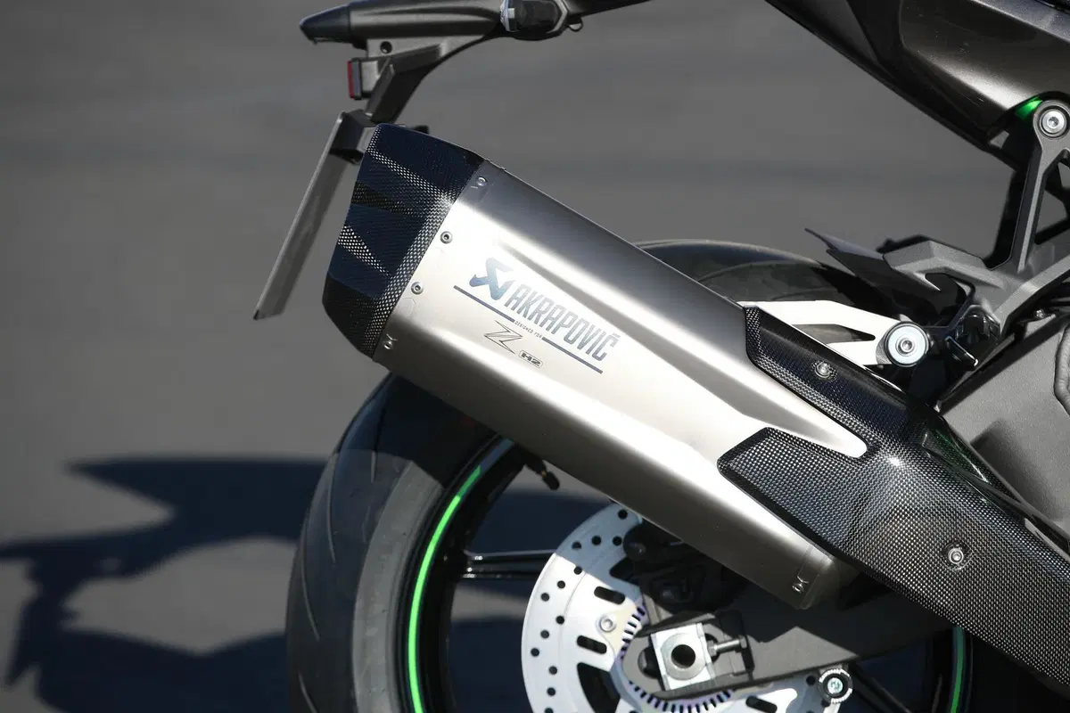 Kawasaki Z H2 La Supercharged si sveste (3)