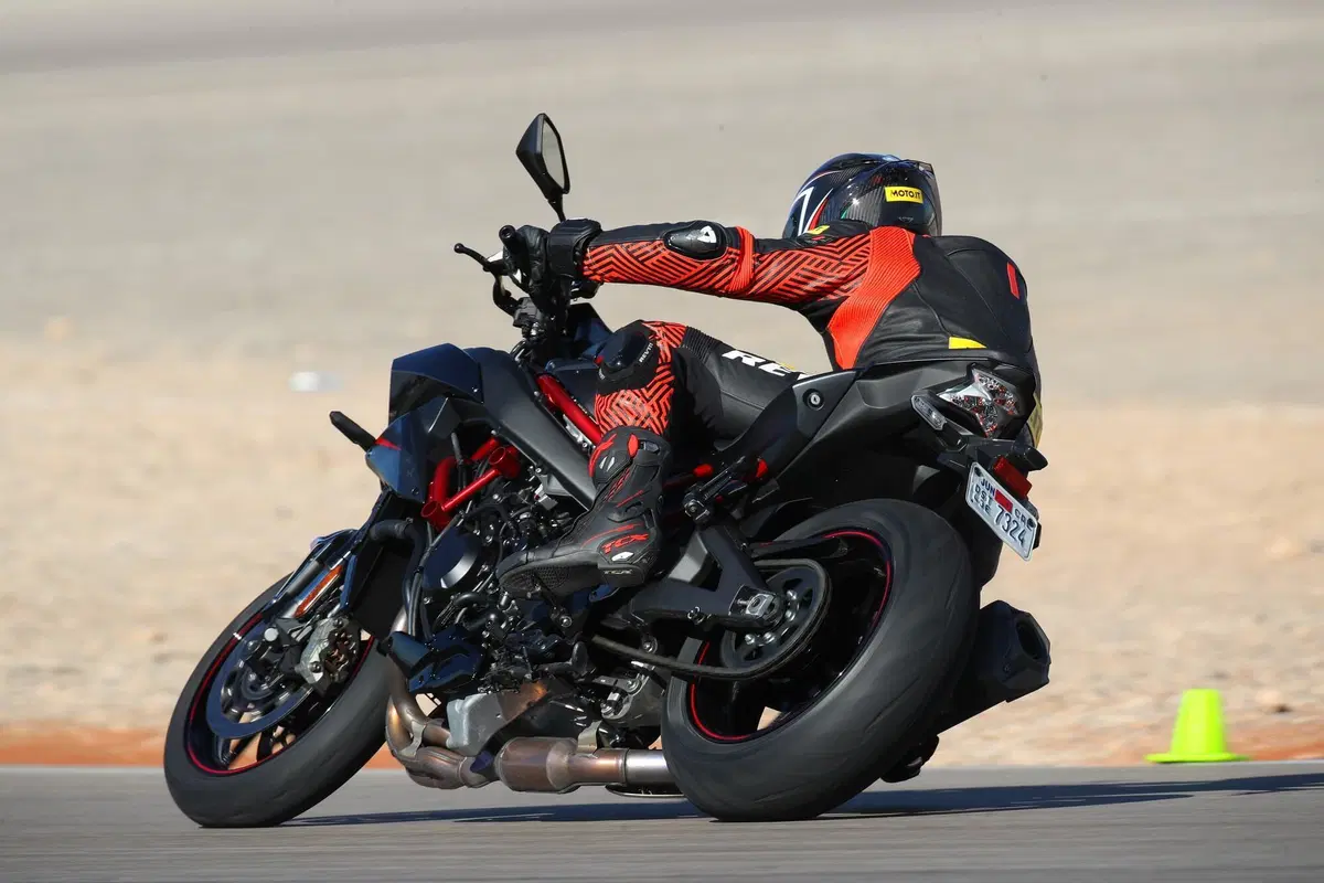 Kawasaki Z H2 La Supercharged si sveste (4)
