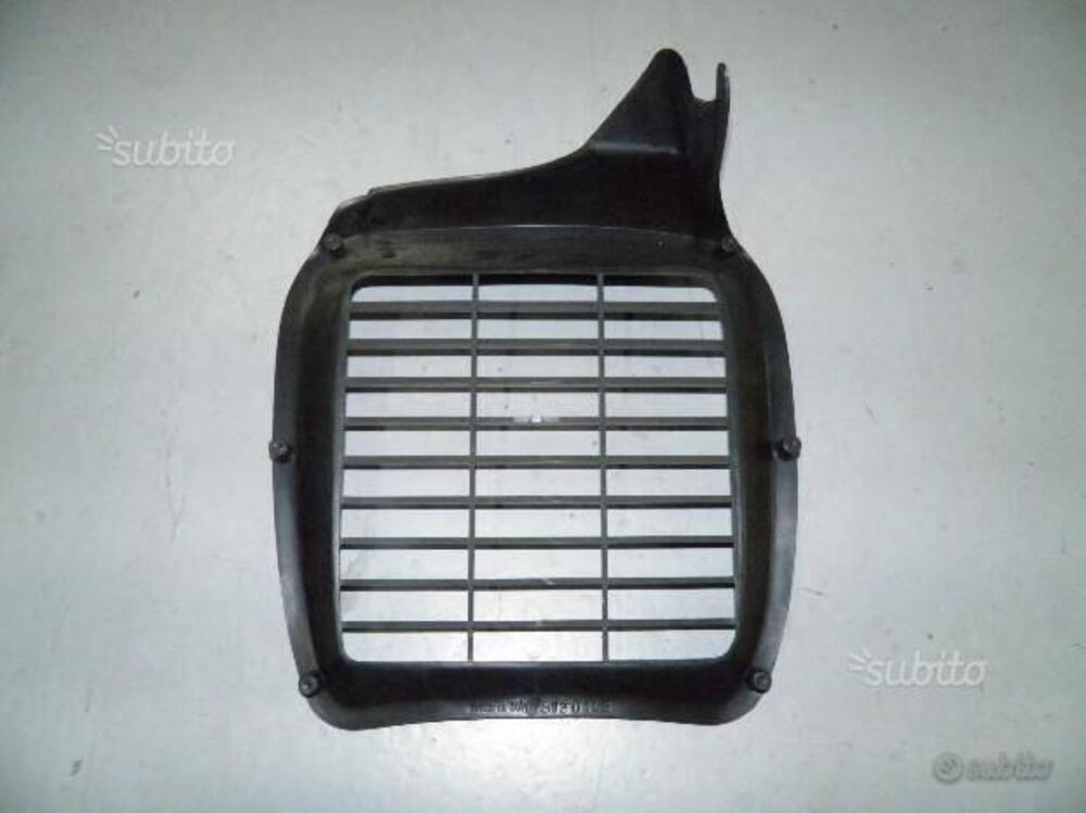 GRIGLIA RADIATORE PER APRILIA. CODICE AP8130106. (2)