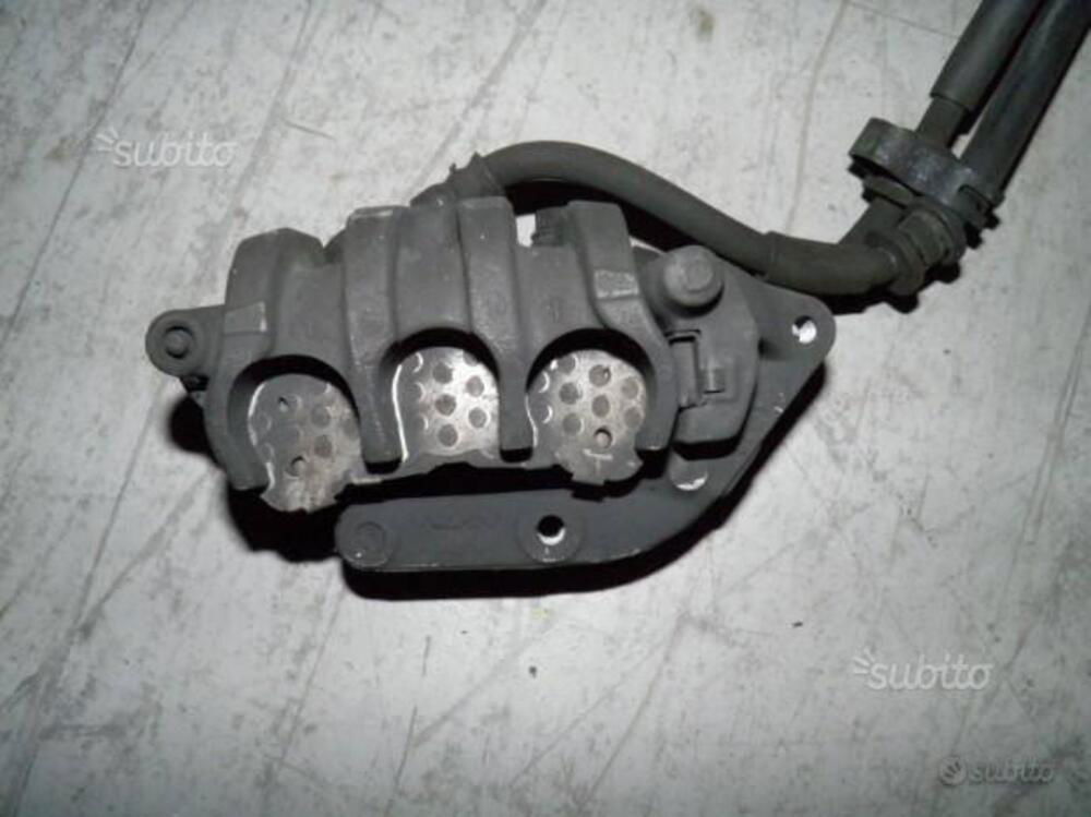 PINZA FRENO ANTERIORE USATA PER HONDA SW T 400. DI (2)