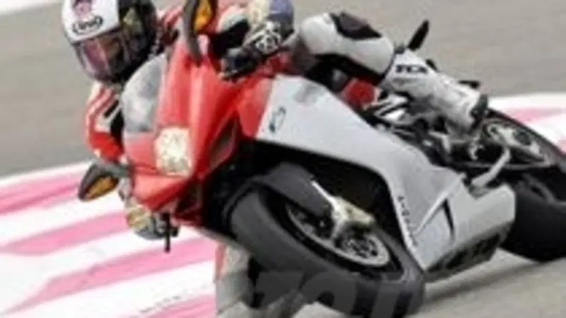 Siglato l'accordo tra il Gruppo MV Agusta e AXA Assistance