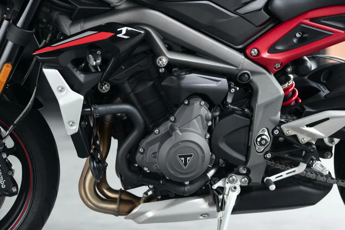 Nuova Triumph Street Triple R: ecco foto, dati e prezzo! (29)