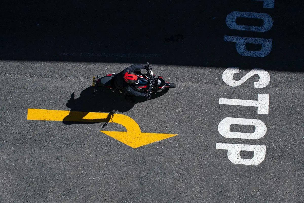 Nuova Triumph Street Triple R: ecco foto, dati e prezzo! (35)