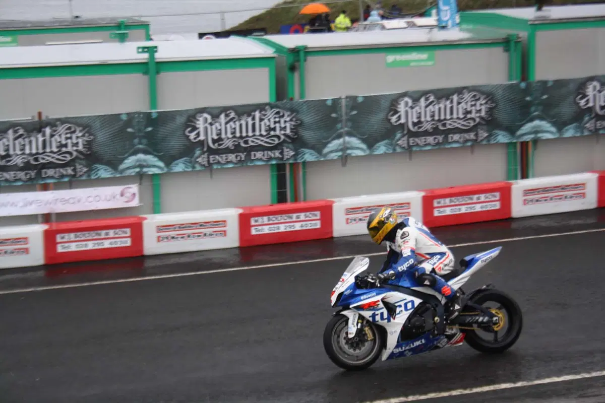 North West 200. Incredibile risultato dell'italiano Stefano Bonetti (10)