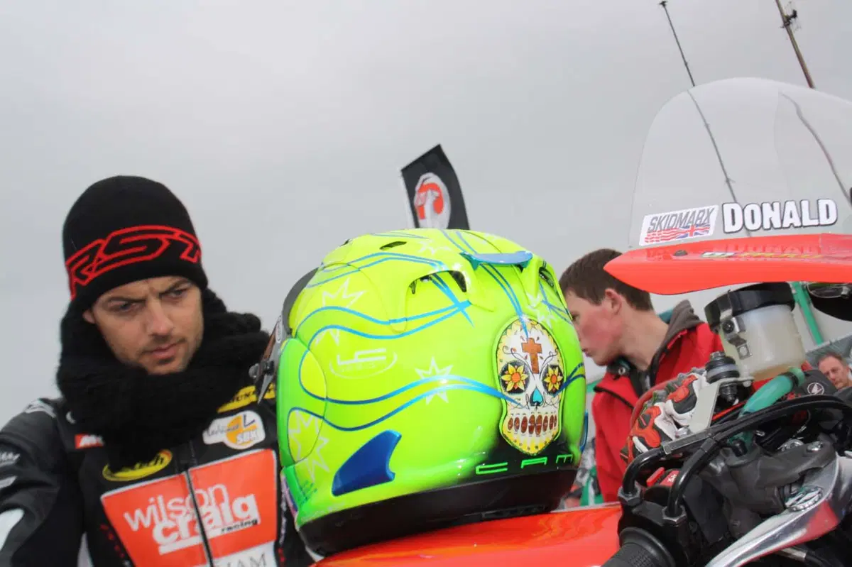 North West 200. Incredibile risultato dell'italiano Stefano Bonetti (20)
