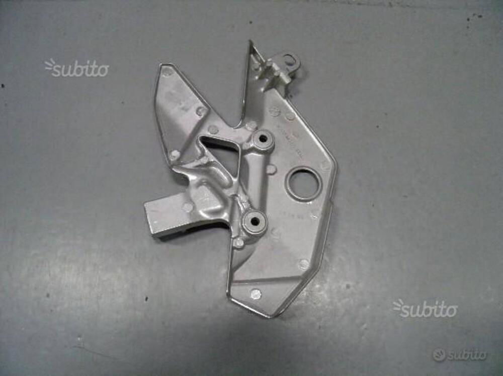 SUPPORTO PEDANA SX PILOTA USATA PER HONDA CB 500 F (2)