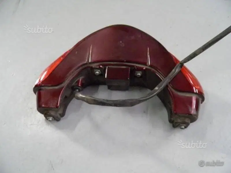 FANALE POST. USATO PER APRILIA SCARABEO 50 E 100 (3)