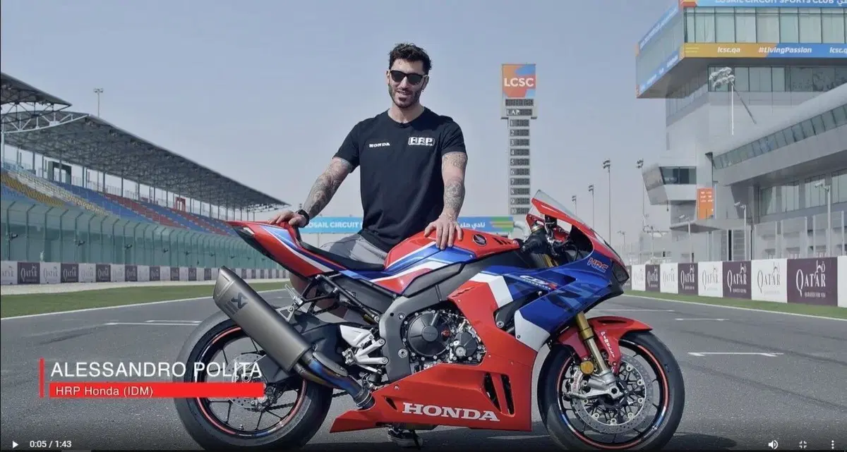 Alex Polita (e gli altri piloti Honda) sulla CBR-RRR a Losail (2)