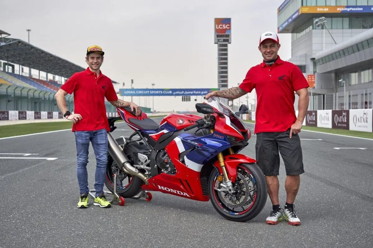 Alex Polita (e gli altri piloti Honda) sulla CBR-RRR a Losail