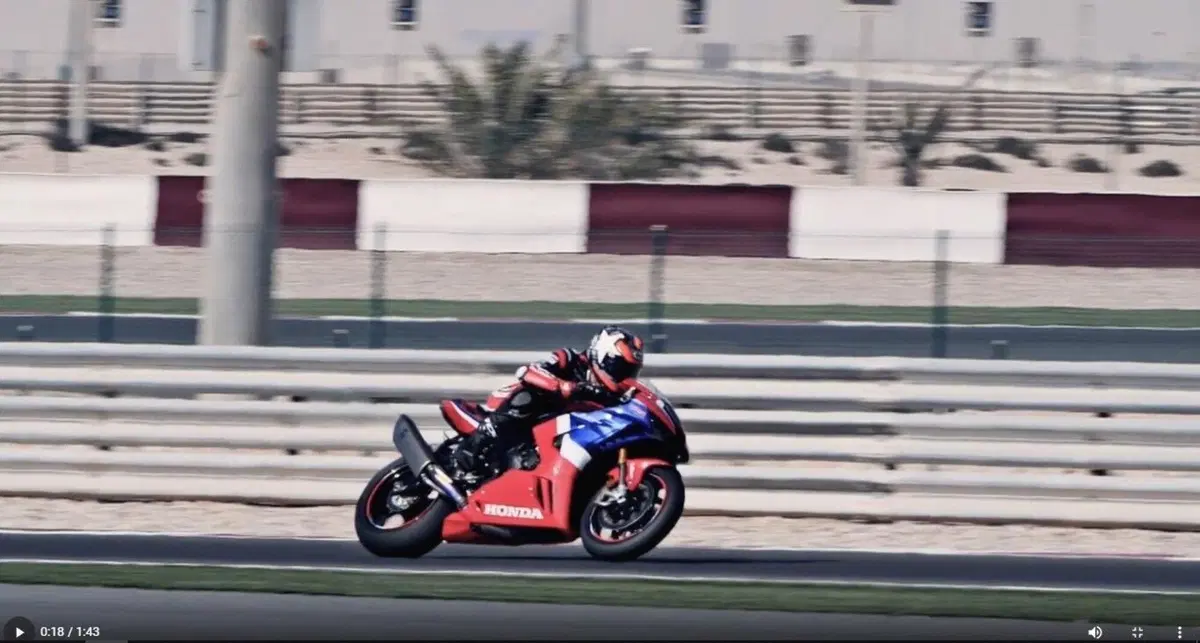 Alex Polita (e gli altri piloti Honda) sulla CBR-RRR a Losail (7)