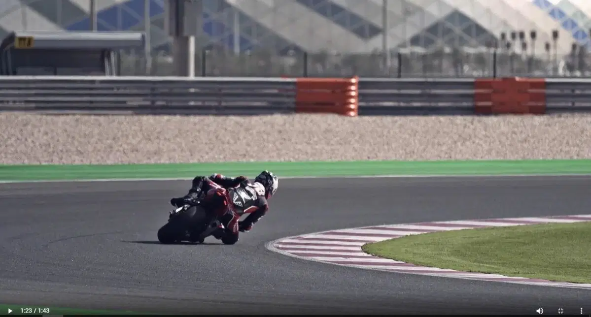 Alex Polita (e gli altri piloti Honda) sulla CBR-RRR a Losail (6)