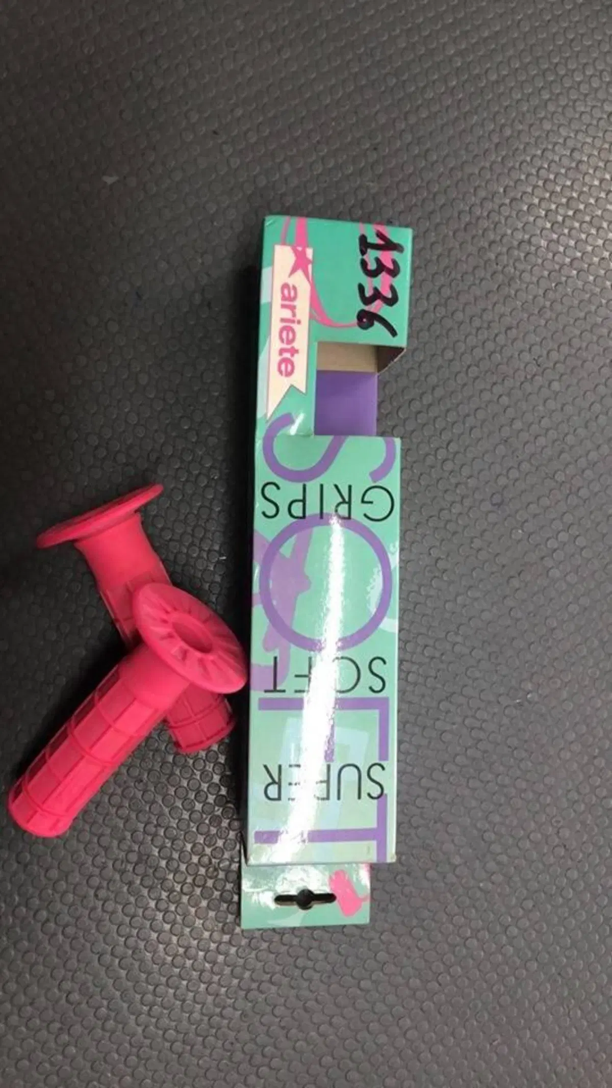 MANOPOLE FUXIA SUPER SOFT Ariete
