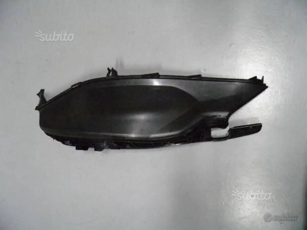PEDANA DESTRA USATA HONDA PCX 125 DAL 2010 AL 12 (2)