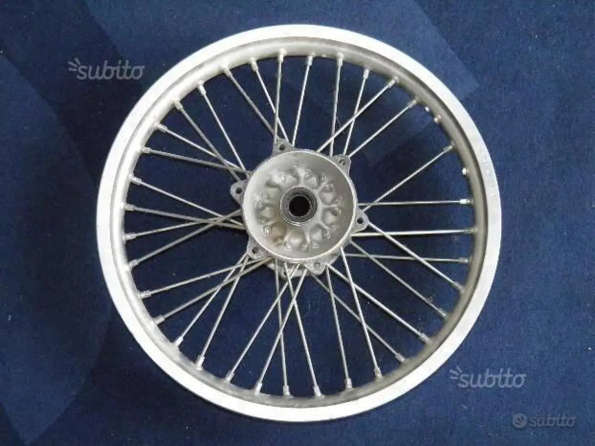 CERCHIO COMPLETO PER KAWASAKI KZ 250/450 USATO