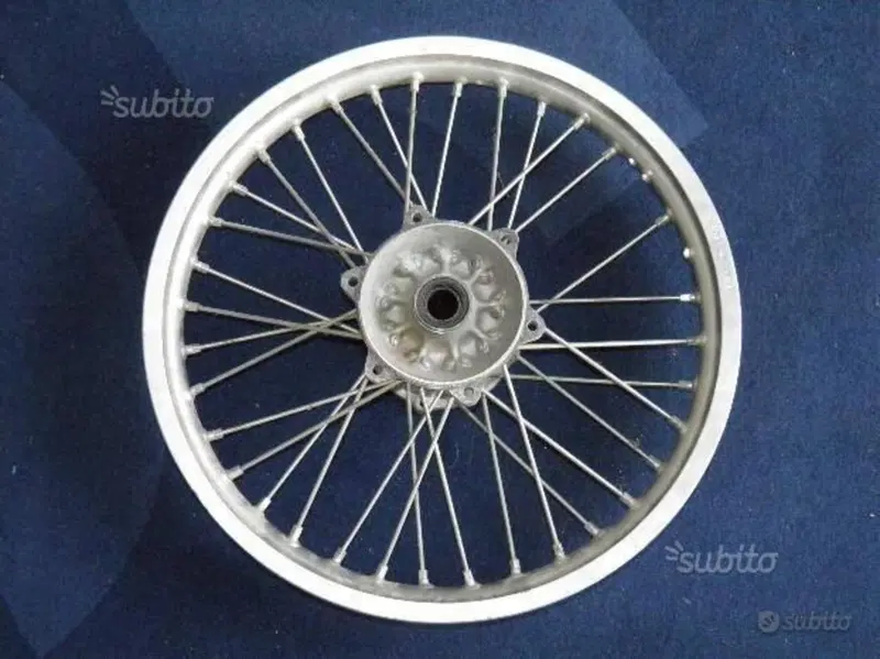 CERCHIO COMPLETO PER KAWASAKI KZ 250/450 USATO