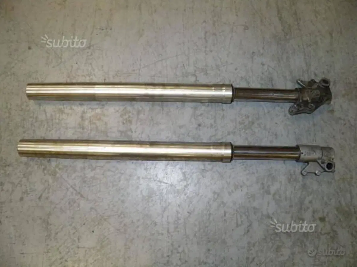 COPPIA GAMBE FORCELLA USATE PER APRILIA PEGASO 650