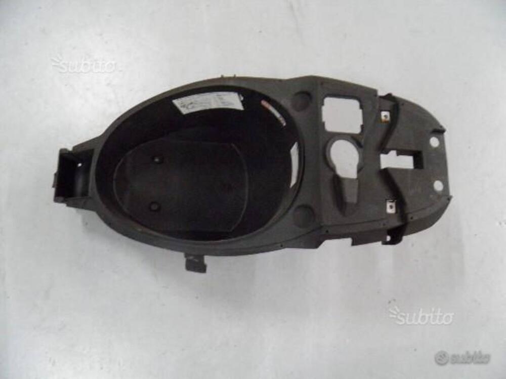 VANO PORTACASCO USATO APRILIA SR 50 AP8258058