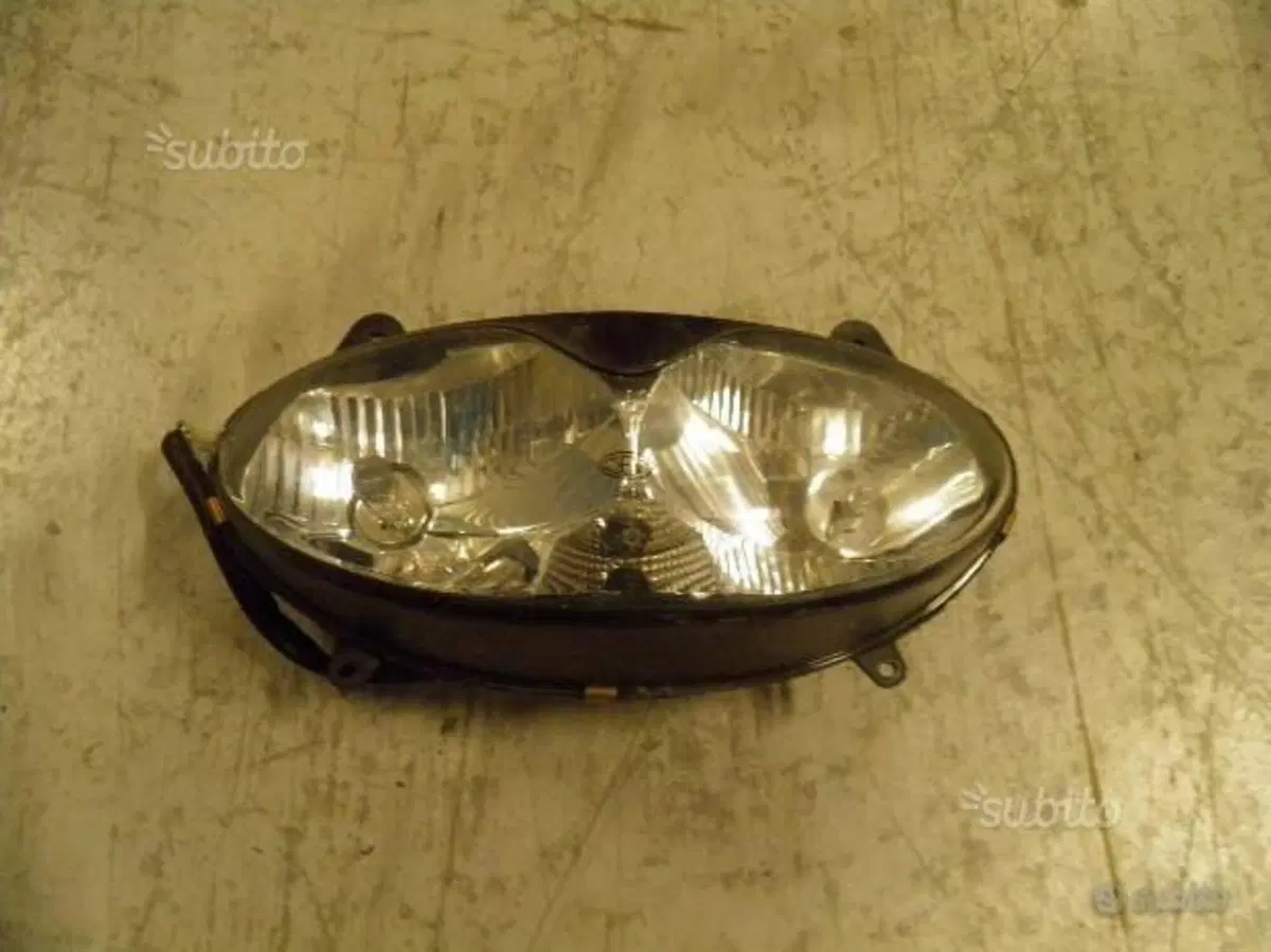 FANALE ANTERIORE USATO PER APRILIA PEGASO 650 III.