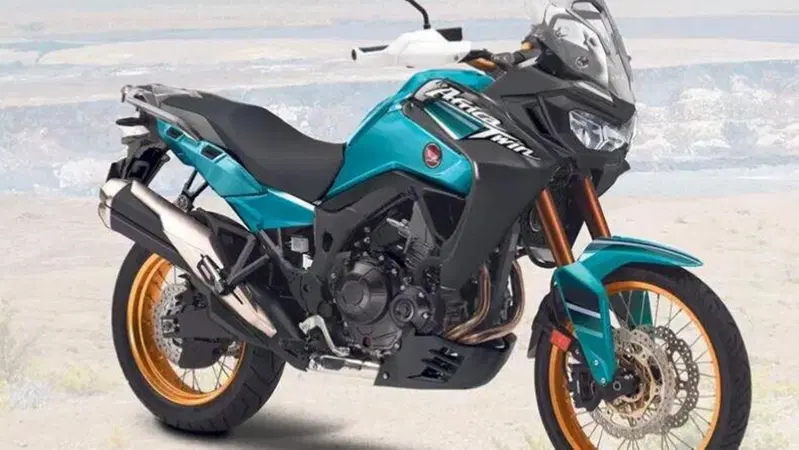 Una Honda Africa Twin di media cilindrata. O si chiamer&agrave; Transalp?