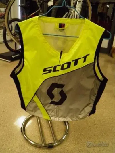 Gilet riflettente Sott codice 233745 Scott