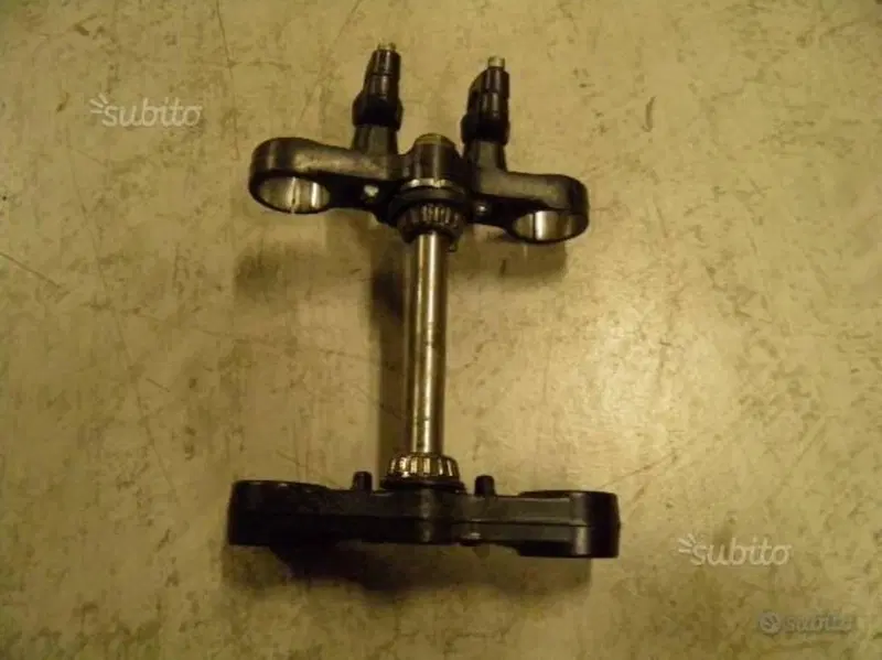 COPPIA PIASTRE FORCELLA USATE APRILIA PEGASO 650