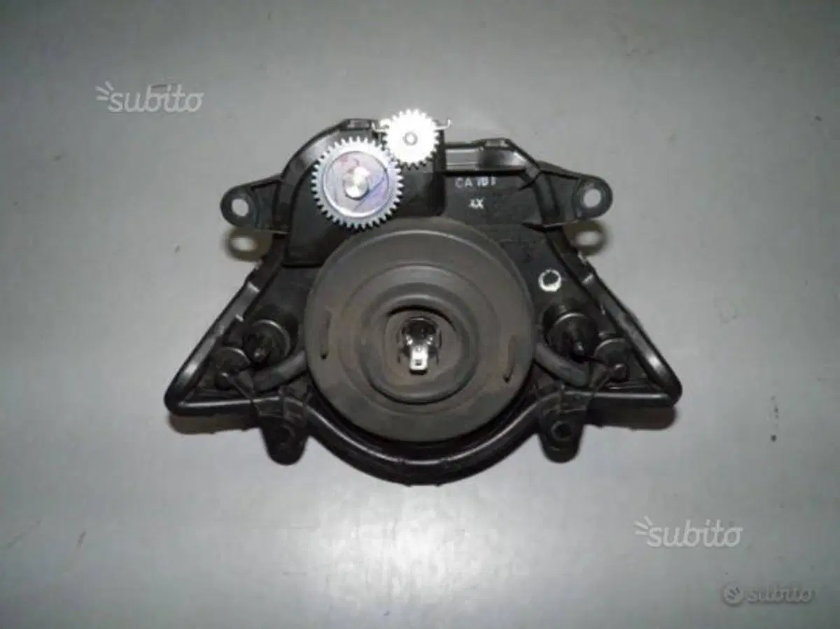 FANALE ANTERIORE USATO PER HONDA SH 125 E 150 2013 (2)