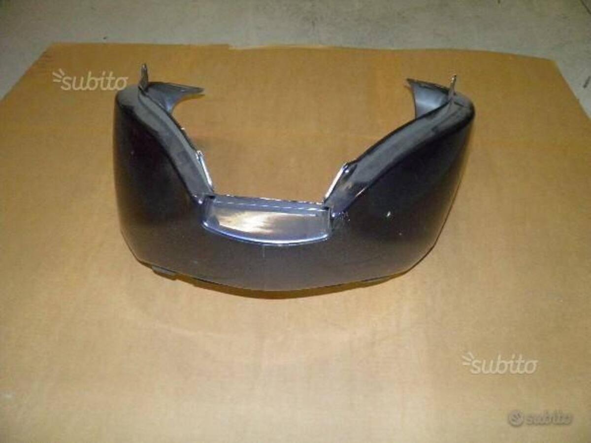 Vendo CARENA SOTTOSELLA BLU CHIPS USATA APRILIA SCARABEO Aprilia a