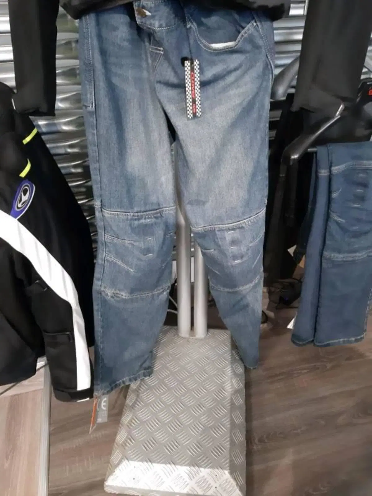 Jeans da moto con protezioni Clover (3)