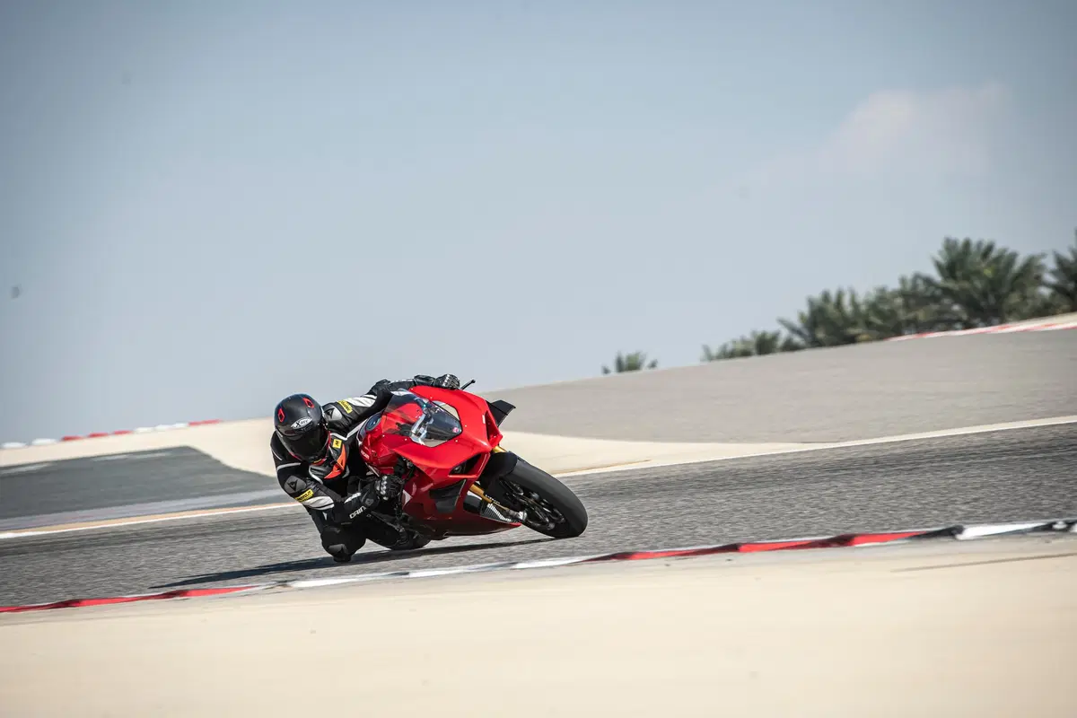 Ducati Panigale V4 S 2020 (2)
