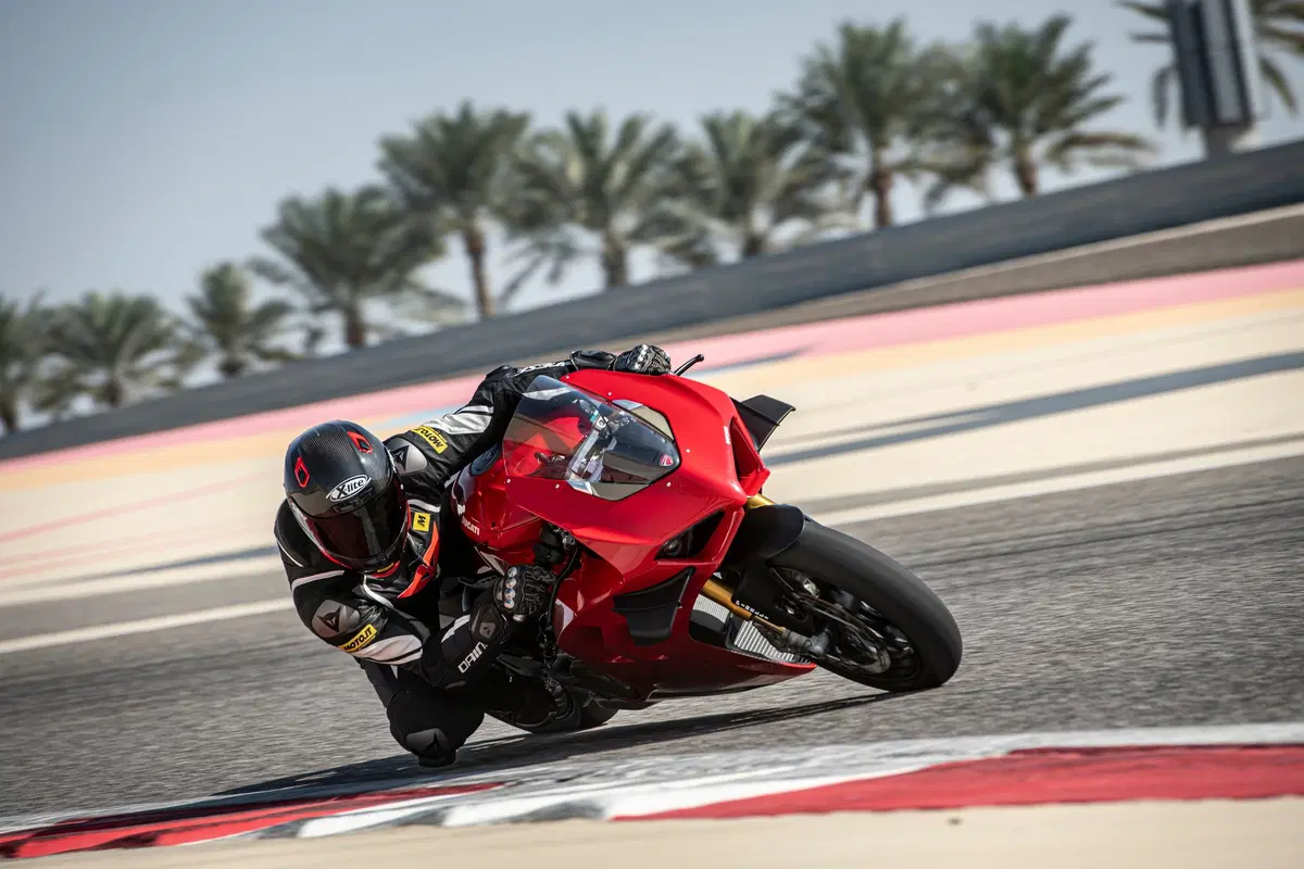 Ducati Panigale V4 S 2020 (4)