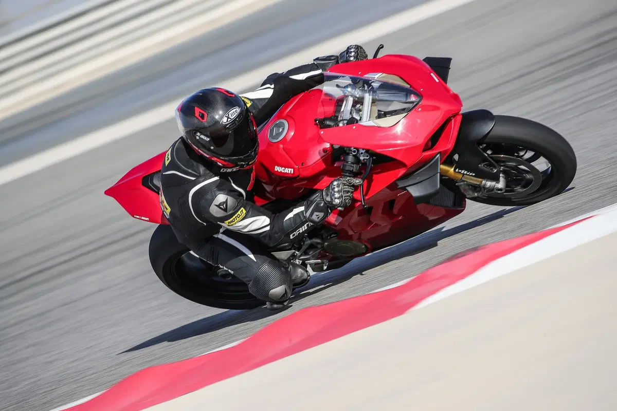 Ducati Panigale V4 S 2020 (6)