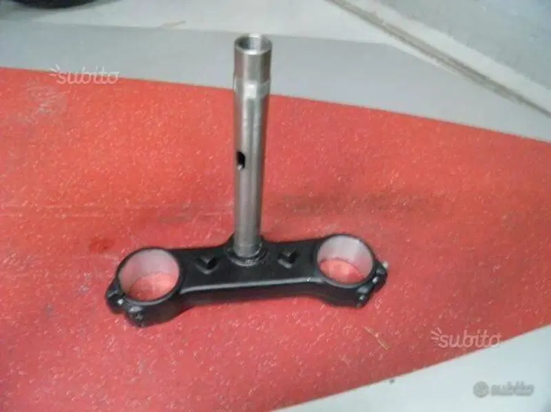 PIASTRA INF. FORCELLA APRILIA RX 125 AP8103944