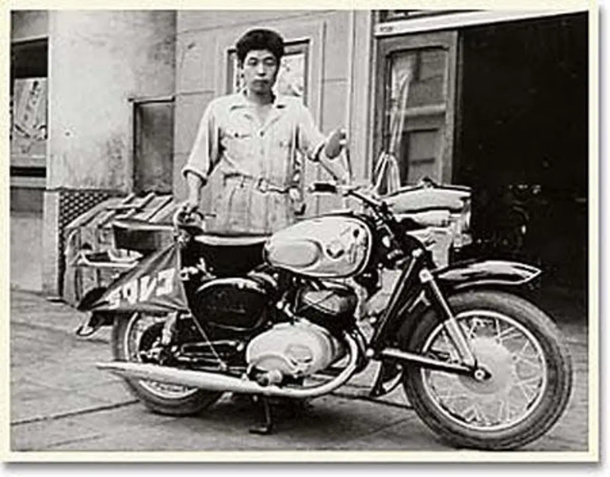 Suzuki compie 100 anni: 10 moto per festeggiarla (2)