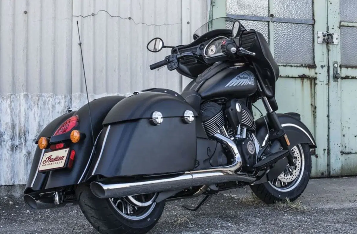 Indian Chieftain Dark Horse (8)
