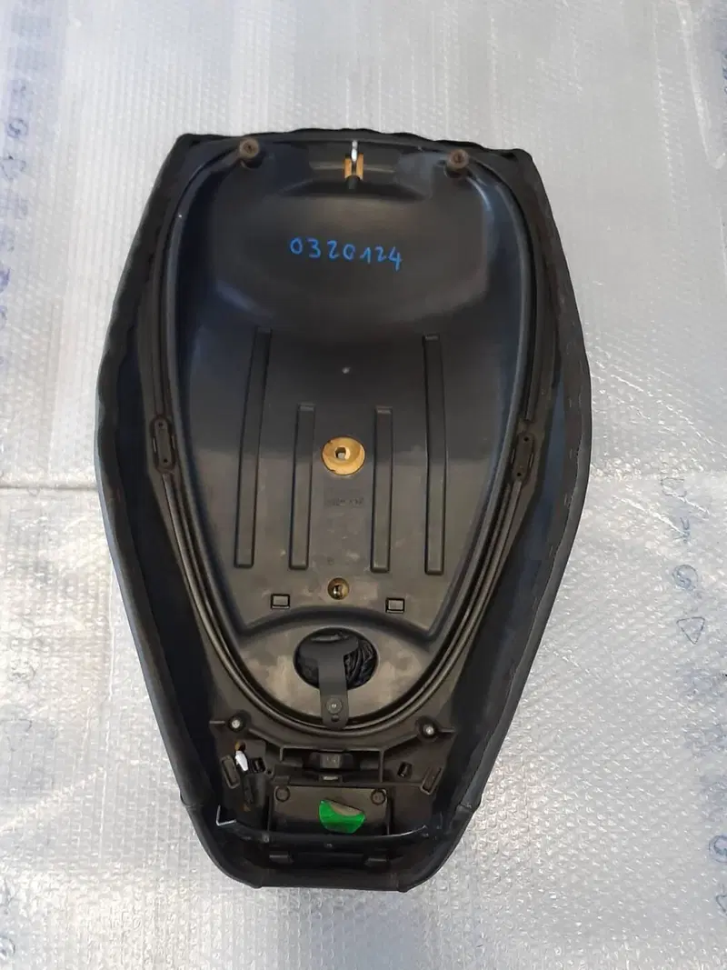 SELLA PIAGGIO MP3 2006-2012 (2)