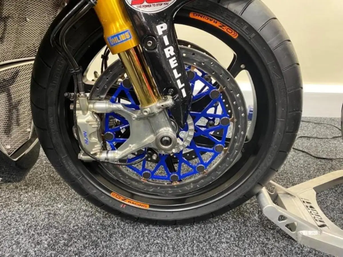 Moto da pista: una CBR1000RR, direttamente dal Mondiale SBK