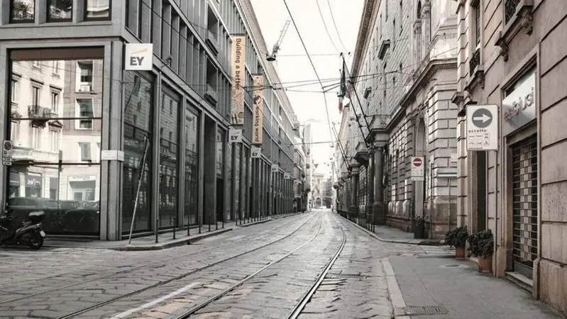 Crolla l'uso della moto: soltanto per esigenze lavorative