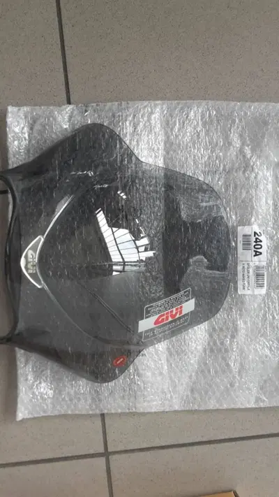 GIVI 240A + A240A SPOILER UN.FUME'MOTO NAK. C/ ATT