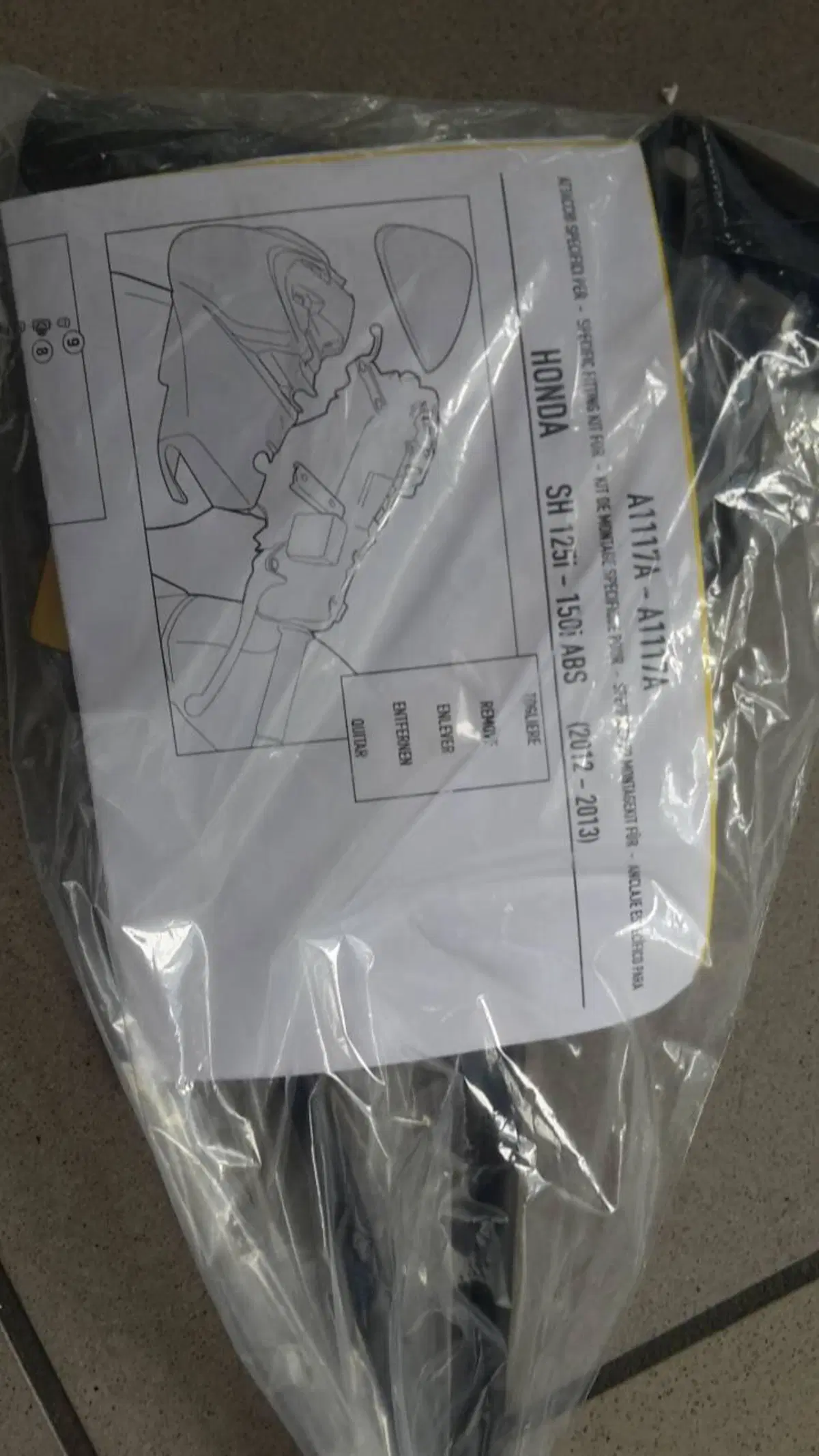 GIVI A1117A ATTACCHI PAR.HON.SH125i-150iABS (12-13