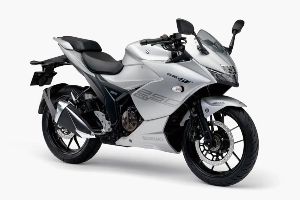Suzuki: un WEB Motorcycle Show per le novità (2)