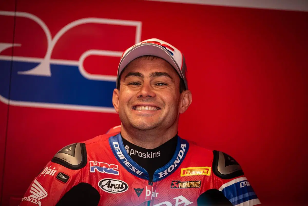 SBK. Leon Haslam: “Speriamo di tornare presto in pista a farvi divertire” (2)