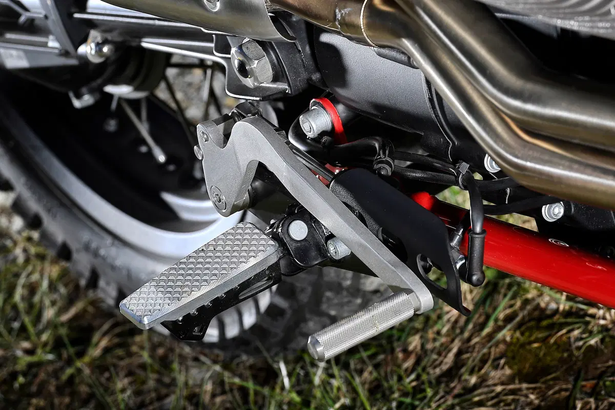 Moto Guzzi V7 Stornello (5)