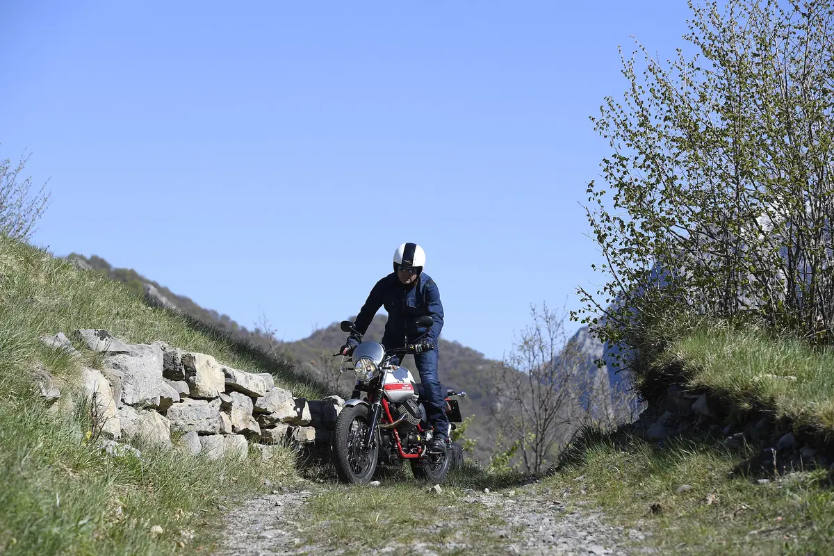 Moto Guzzi V7 Stornello (4)